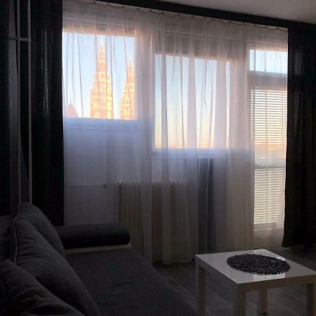 Dave Apartman Szeged Buitenkant foto
