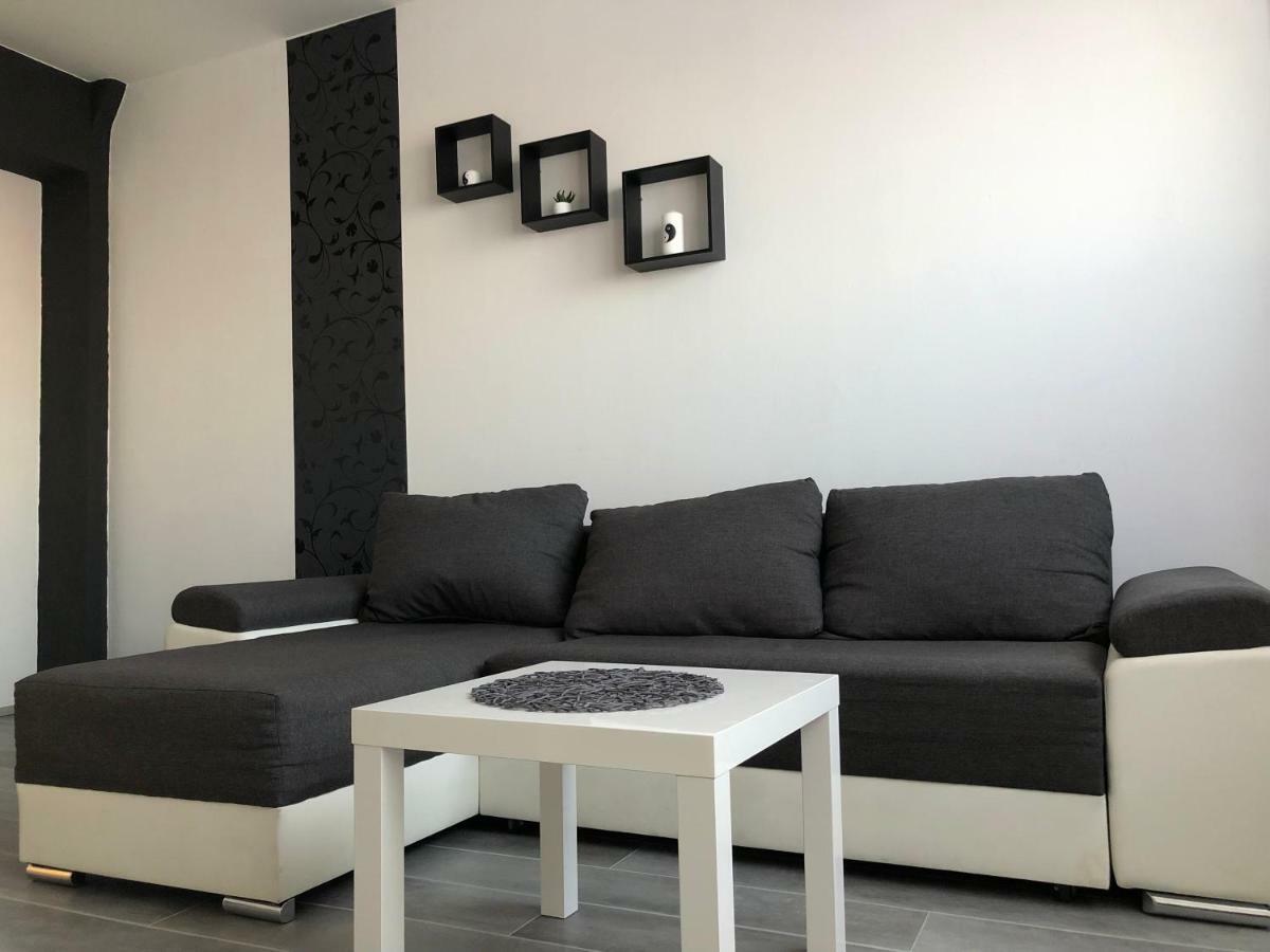 Dave Apartman Szeged Buitenkant foto
